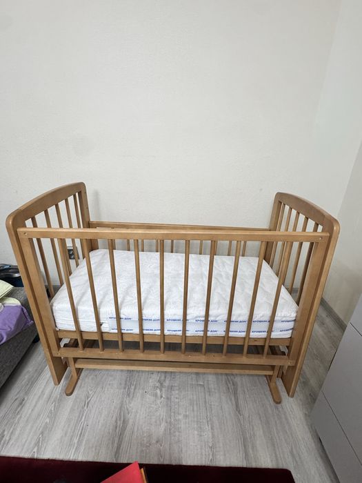 Срочно продам детскую кроватку