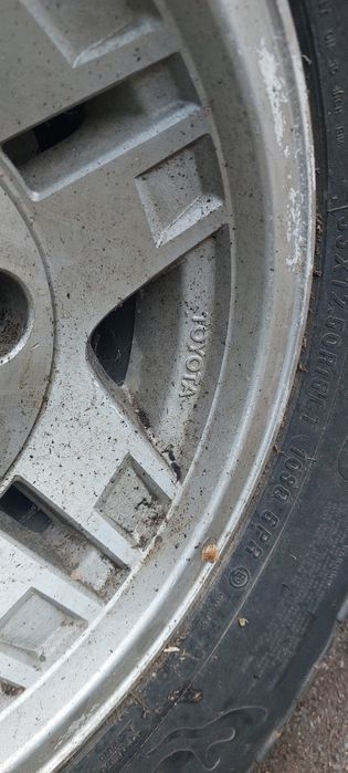 Комплект ДИСКИ 15 и шины 33 бездор