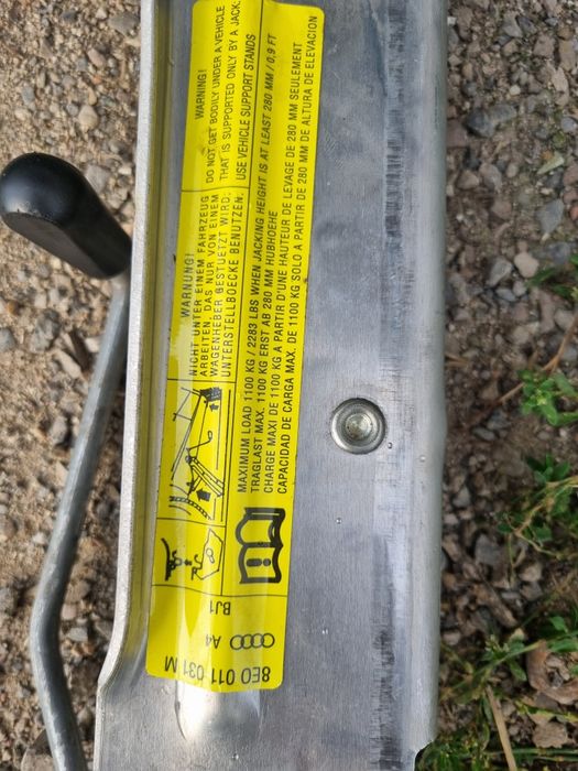 Крик с ключ за Audi a4