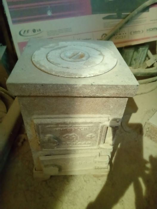 Продаётся печка чугунная заводская