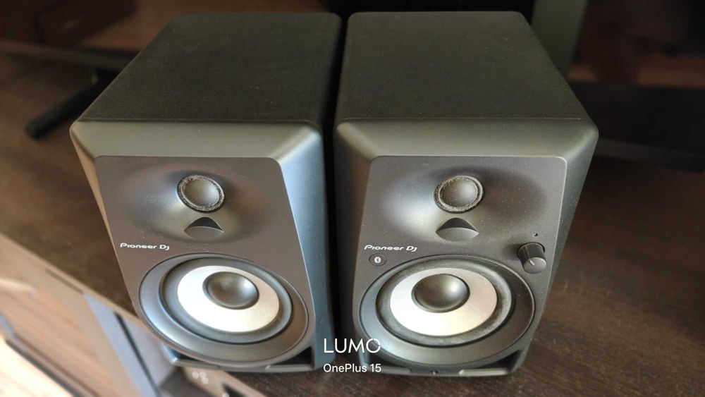 Тонколони активни Pioneer DJ DM-40BT.