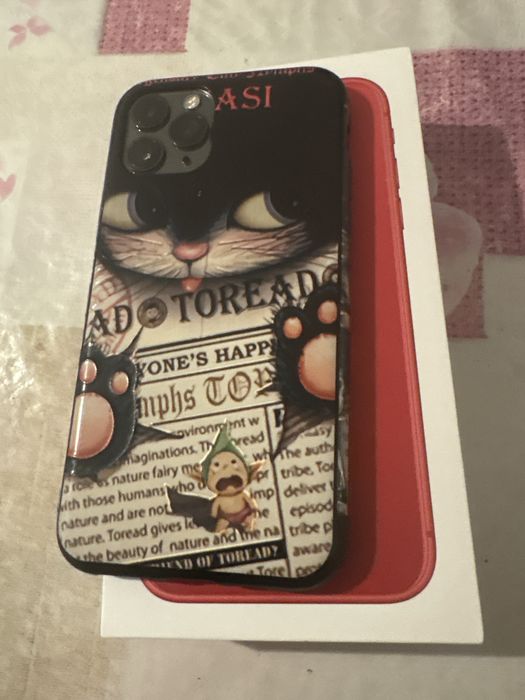 iPhoe 11 pro нов с 1 година гаранция и iPhone 11 поти нов 85% батерия