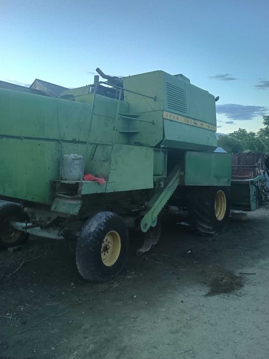 Combina John Deere model 975