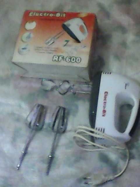 Миксер ручной 180 W.