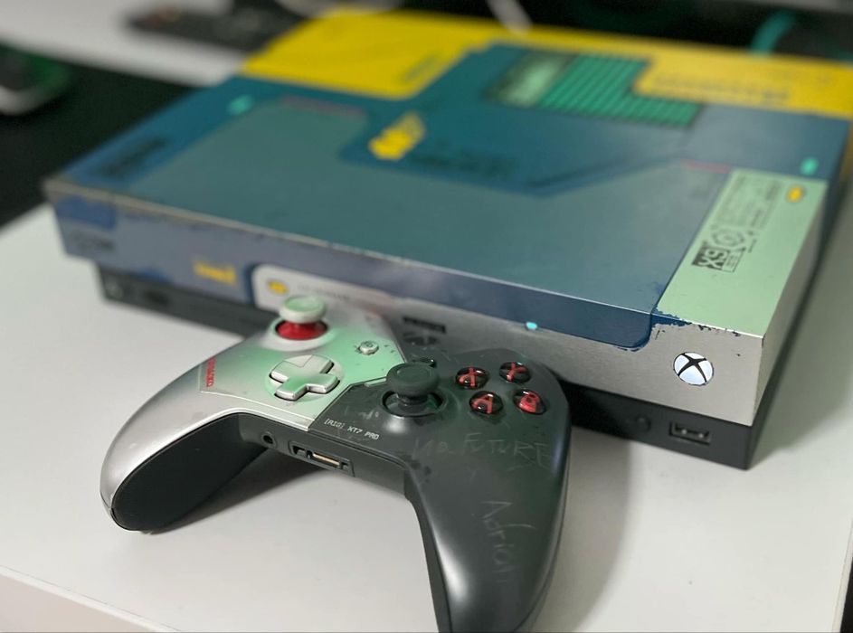 Xbox One X Cyberpunk 2077 Edition (Ediție Limitată)