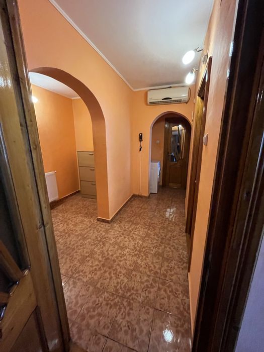 Inchiriez apartament cu 2 camere