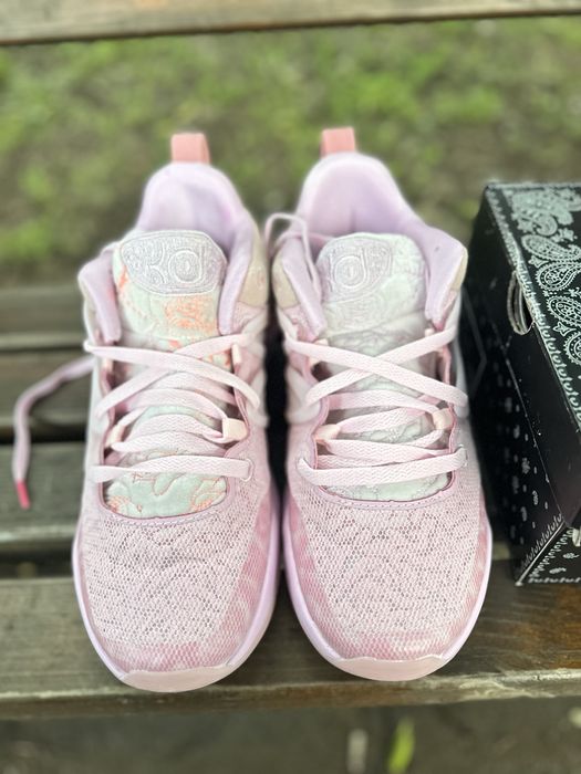 Nike KD 15 NRG “Aunt Pearl”
