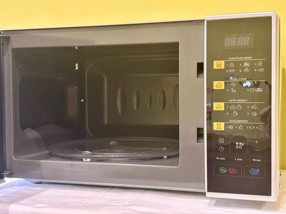 Микровълнова фурна LG, 800W, 23 литра