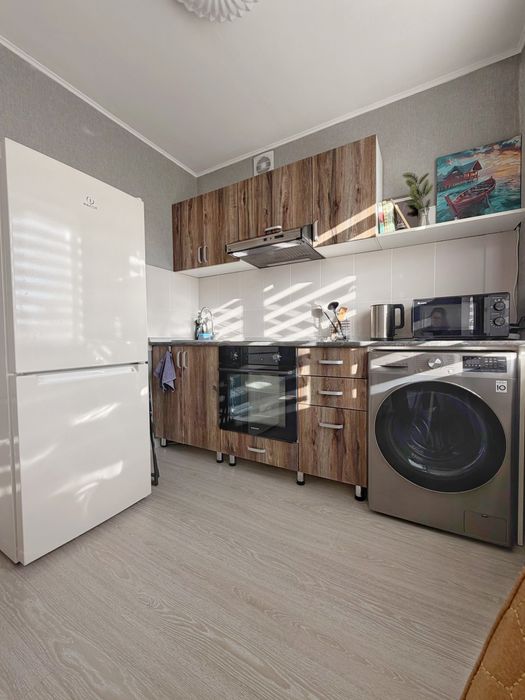 Люкс 1-ком., возле ДК посуточно