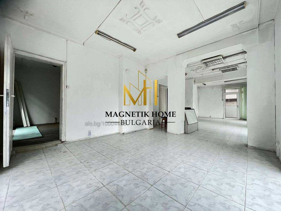 Голямо ъглово помещение с 3 отделни стаи срещу ”Краснодар”