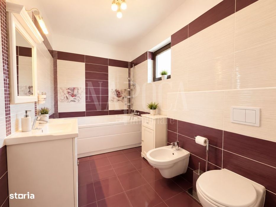 Casa 4 camere de vanzare in Floresti