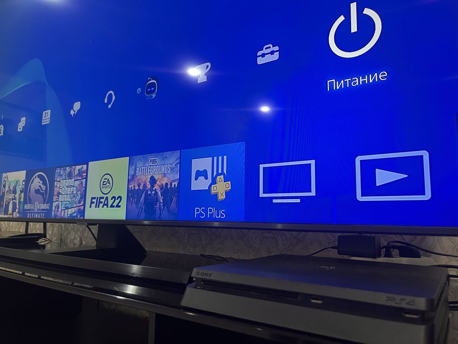 Продам срочно sony Playstation 4 slim 1 TB