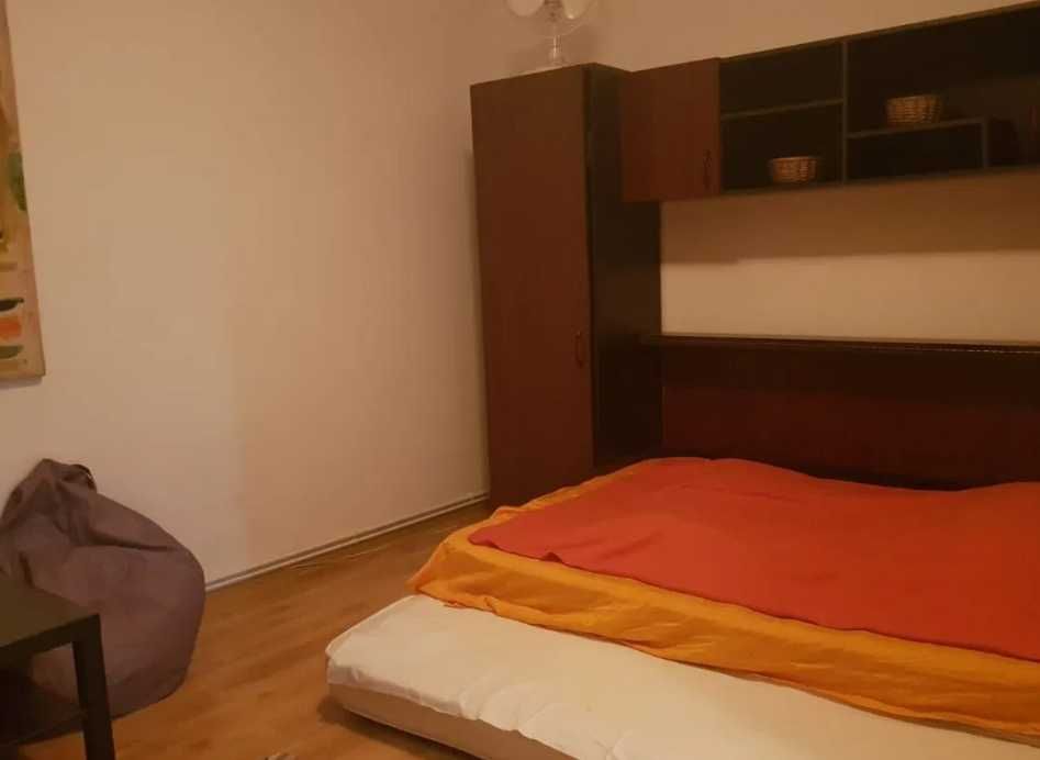 Дава се под наем Двустаен апартамент в Бургас, Изгрев - 65 кв.м за 219.3 € - Снимка #1