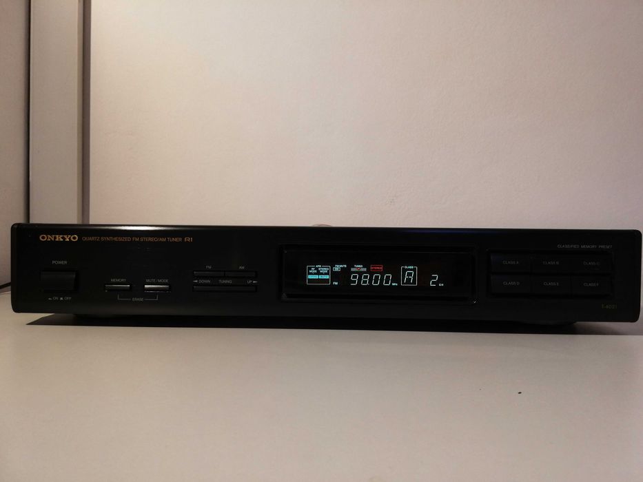 Tuner ONKYO model T-4021 - Quartz FM Stereo/AM - Japan/Impecabil