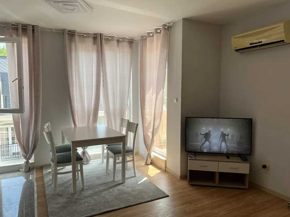 Дава се под наем Двустаен апартамент в к.к. Слънчев бряг - 50 кв.м за 153 € - Снимка #1