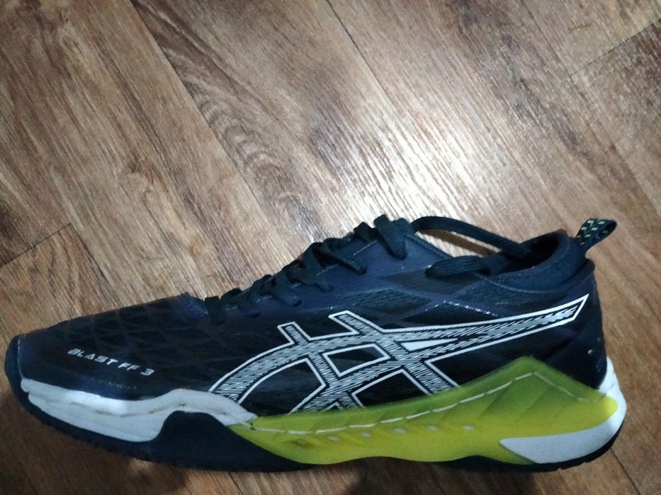 Продам кроссовки АСИКС