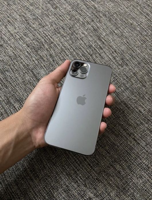 Iphone 12pro в хорошем состоянии