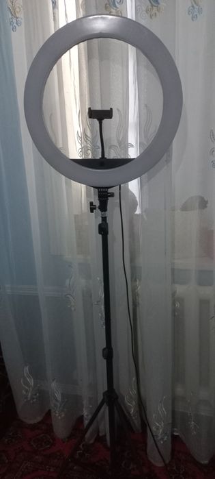 Большая led лампа с подсветкой с хорошего качества,