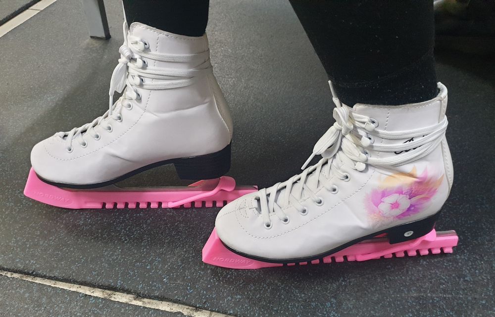 Коньки фигурные для девочки