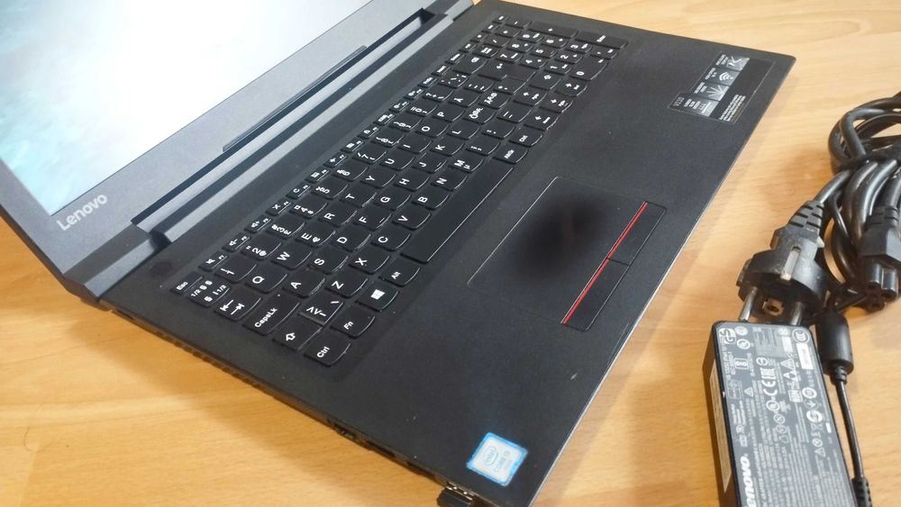 Lenovo V110, Core I3 gen 6, 8GB DDR4, SSD 240GB, HD520, baterie 2 ore
