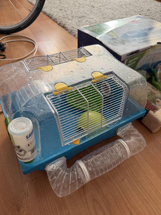Cusca hamsteri cu accesorii cutie si hrana plus talaj