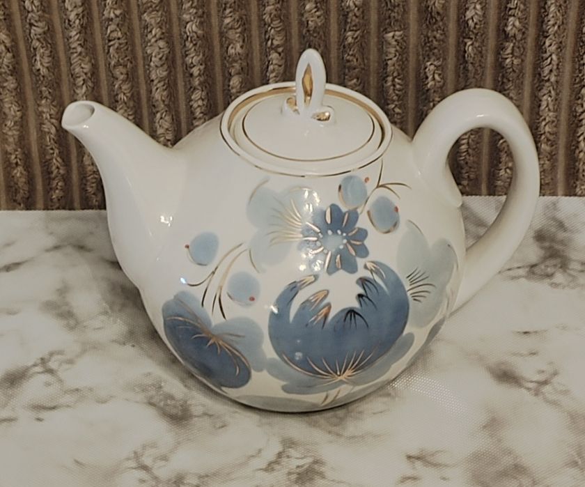 Винтажный фарфоровый чайник 3 литра