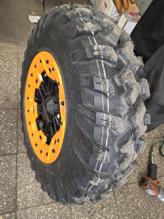 Чисто нови гуми за ATV Can am Outlander