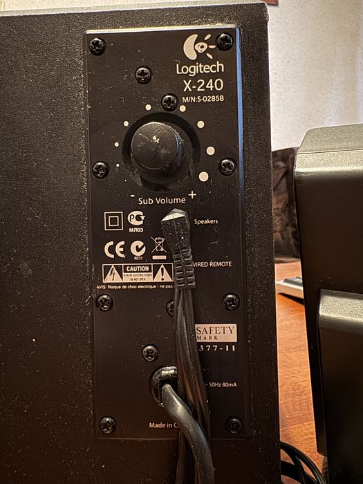 Sistem audio Logitech 2.1 X-240