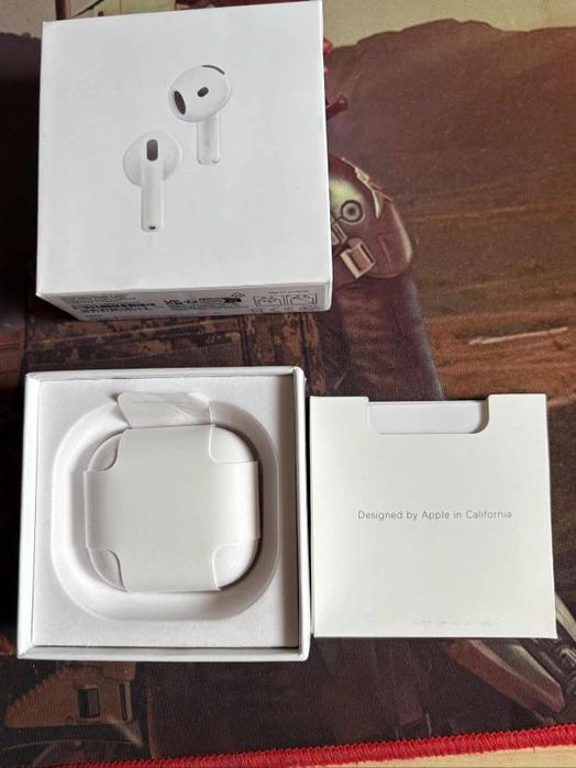 Airpods 4 ANC de vanzare