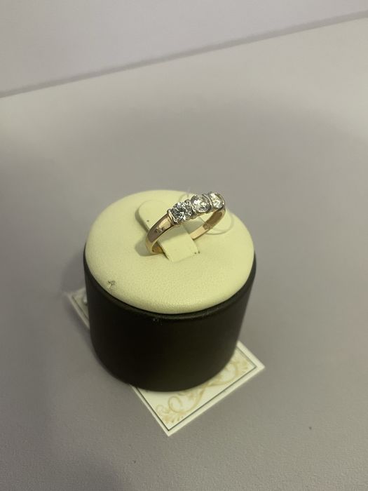 Золотое кольцо с камнями , 585 / СА79436