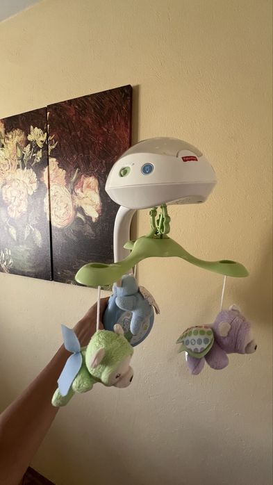 Музикална въртележка за кошара, легло и количка Fisher Price Мечета пеперуди 3в1