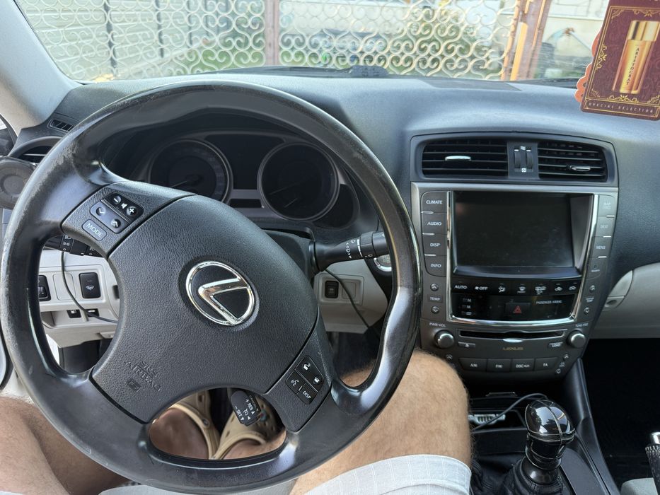Lexus is 220d 2009 motor 2.2 diesel