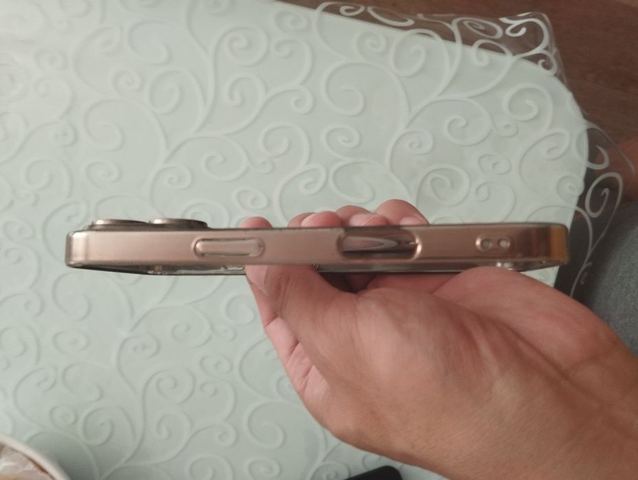 Чехол на IPhone 16 pro