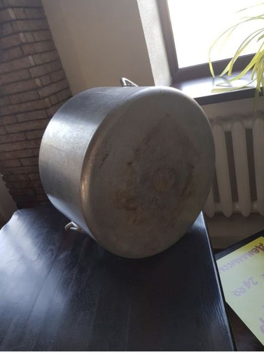 Продам Кастрюли 40л,30л