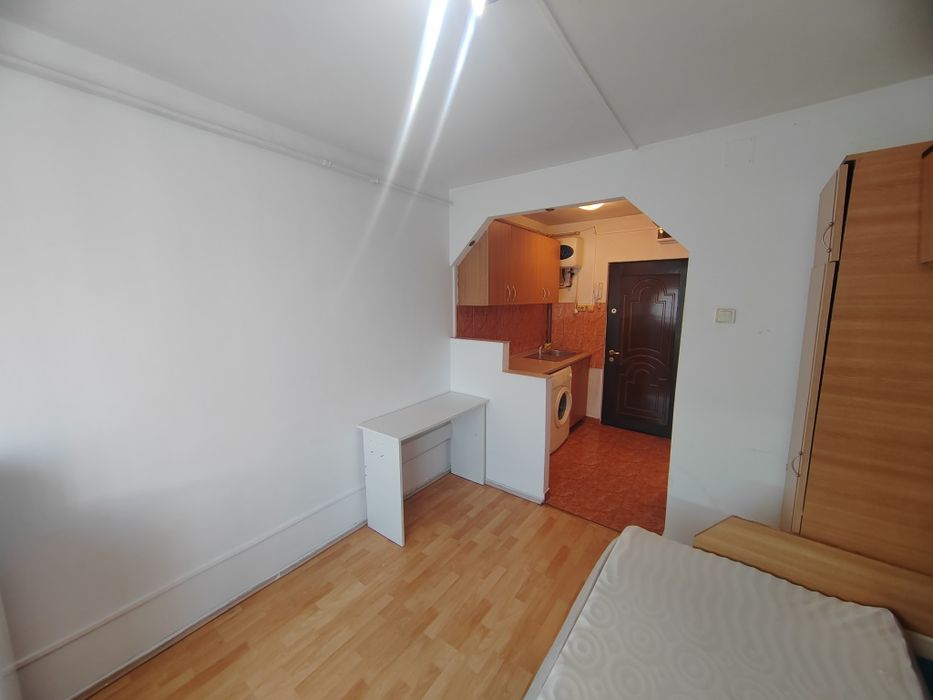 Vând garsonieră Micro 17