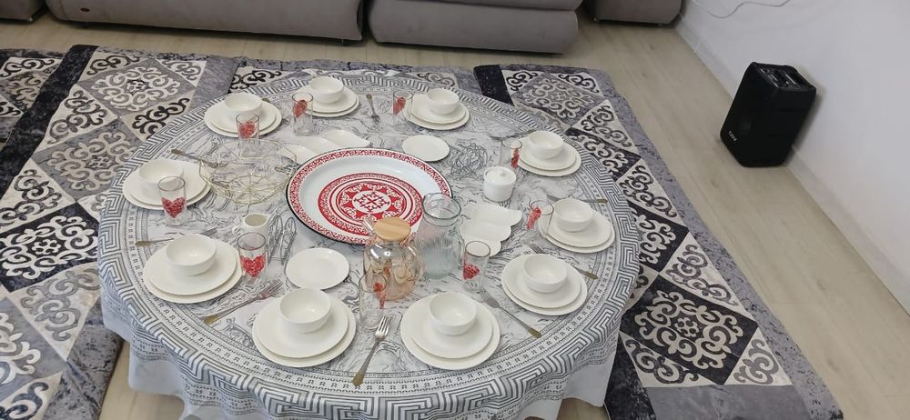 Аренда круглый стол