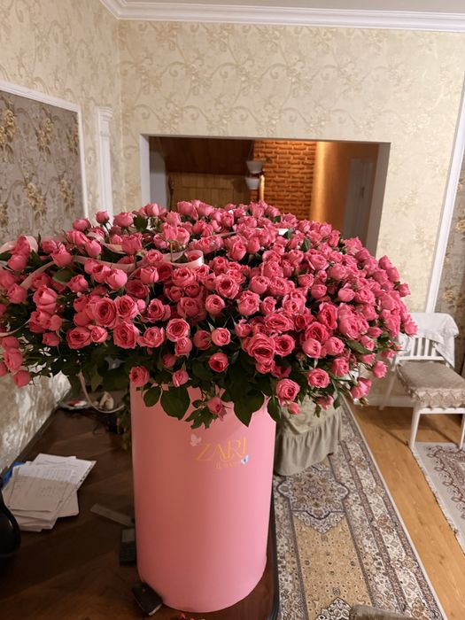 Цветы большая коробка букет
