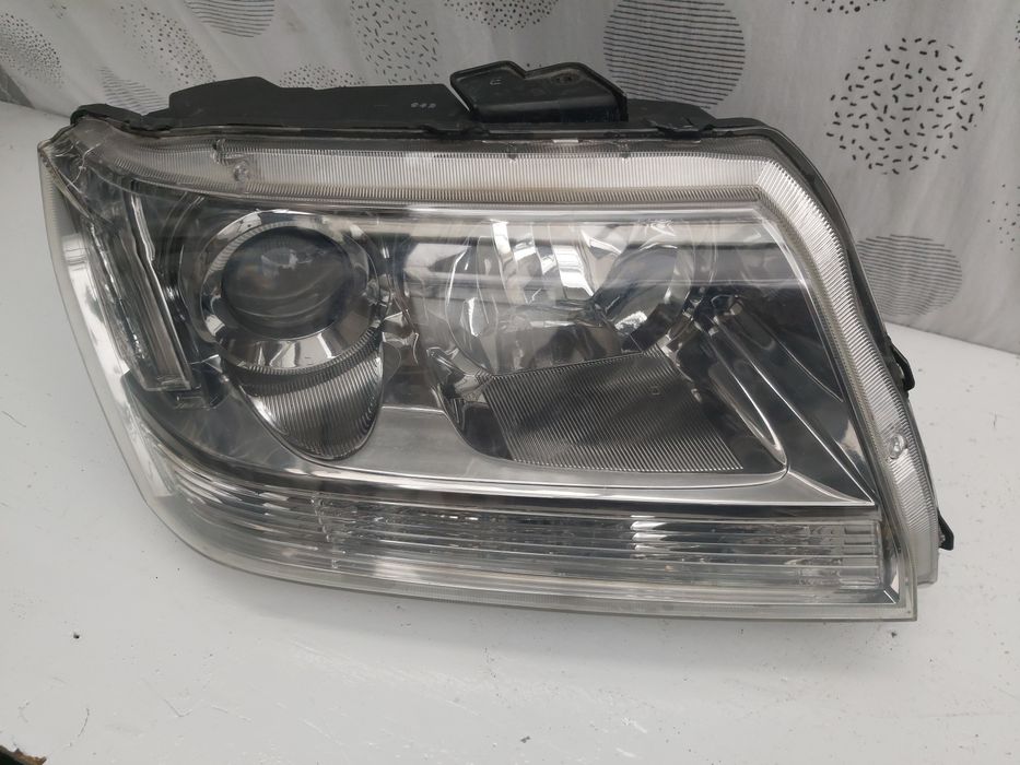 Фар десен Suzuki Grand Vitara 2007/2015г
