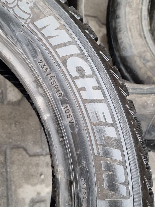 235 55 19 Michelin 2бр.