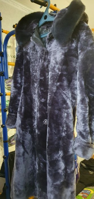 Шуба  мутоновая красивая