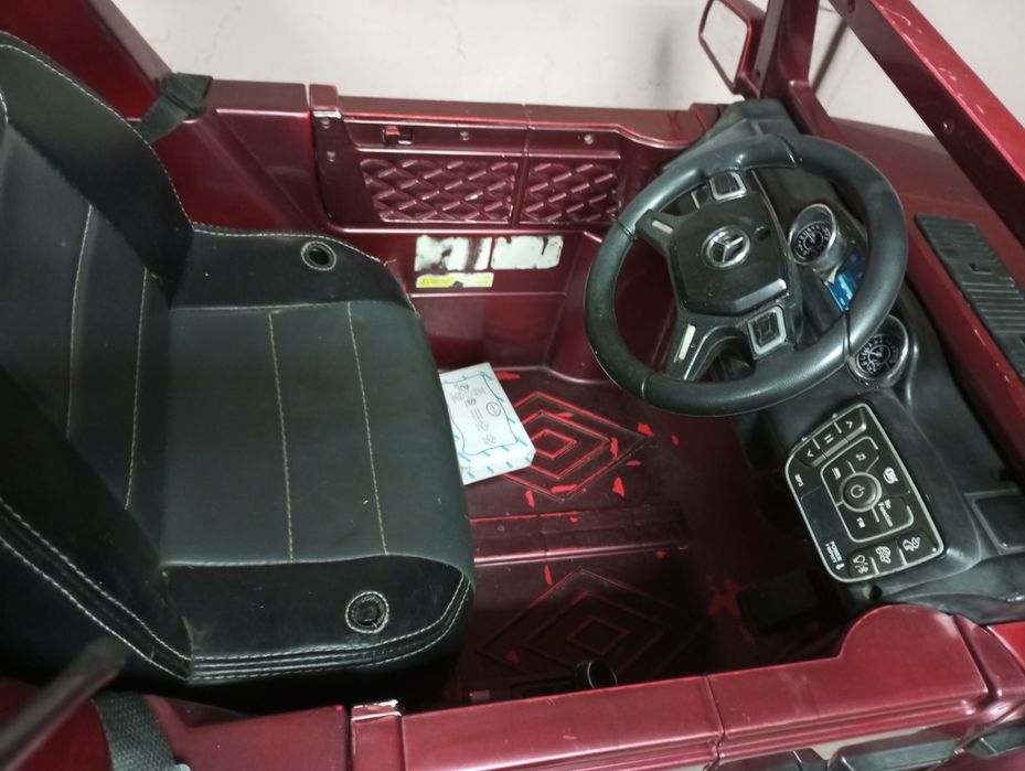 Акумулаторен джип детска количка