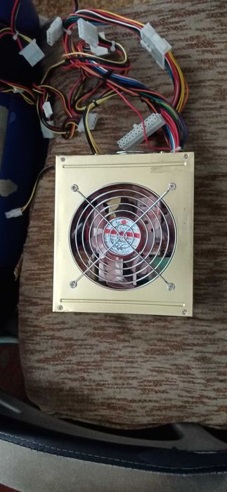 Продавам захранване 550 вата