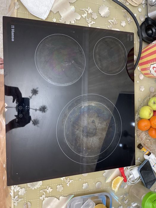 Продаю электро плиту Hansa