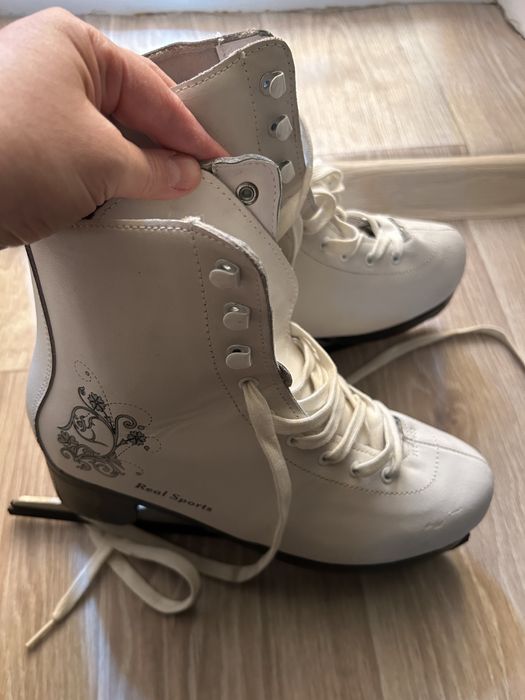 Продам коньки женские 39 раз