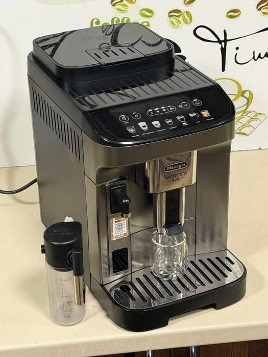 Кафемашина кафе автомат delonghi magnifica evo с гаранция