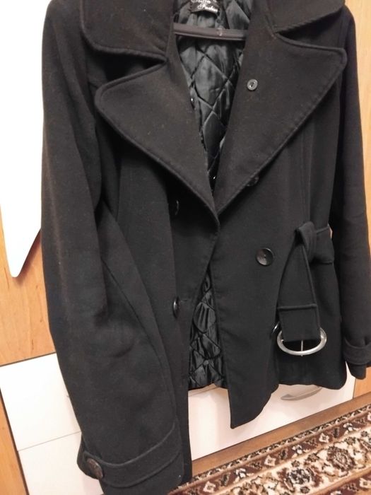 Продавам елегантно дамско палто