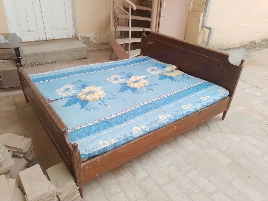 Продаётся двухспальная кровать
