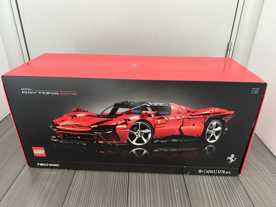 Продавам Lego Technic Daytona 42143