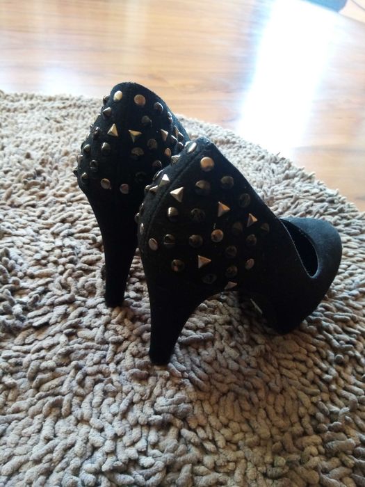 Продавам дамски обувки