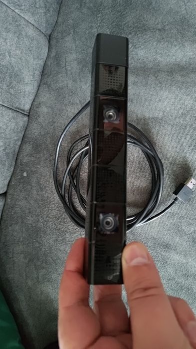 Ps4 1 tb cu 2 joystick